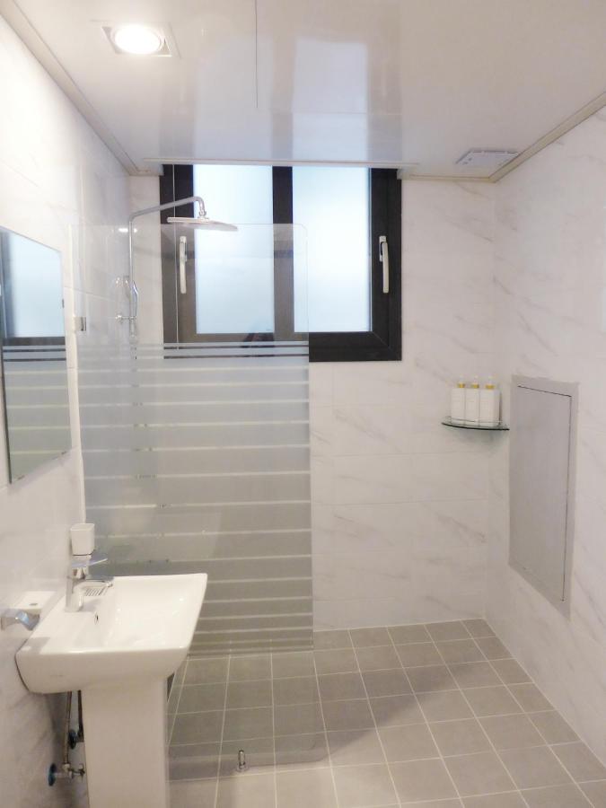 Picasso Guesthouse Mokpo Exterior photo